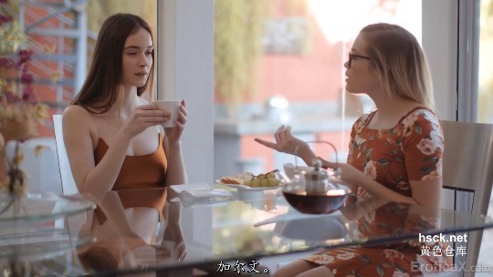 为了改善恋爱的关系和闺蜜的男朋友破例出轨做一次爱